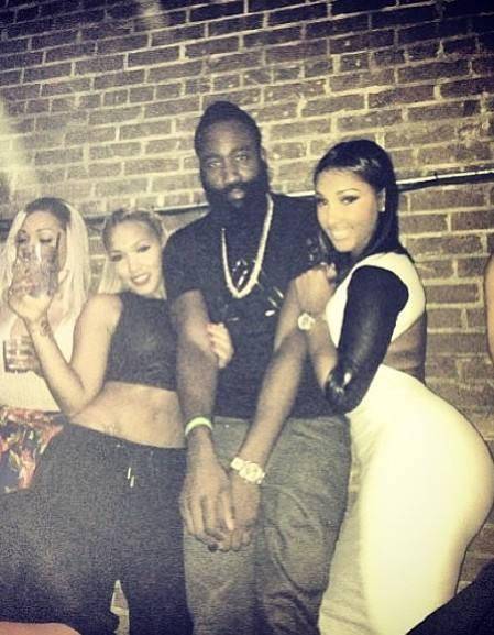 曝曼联高层仍坚定信任阿莫林 频繁换帅只会陷入恶性循环