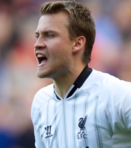 爱德华兹：我不在乎前三节发生了什么 比赛最后把球给我