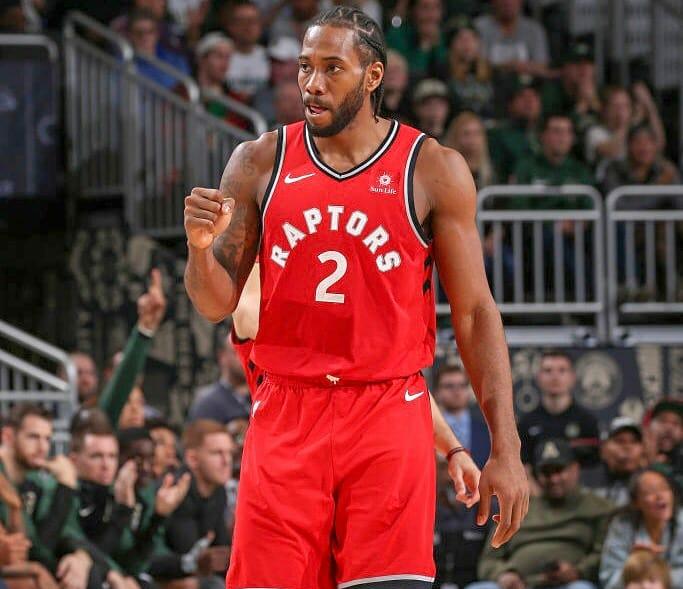 大谷翔平在 2023 年 WBC 对决捷克队后，主动与捷克球员合影，展现崇高运动风度