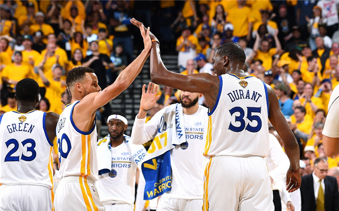 川超联赛公布多起争议判罚评议结果，多位裁判被停哨