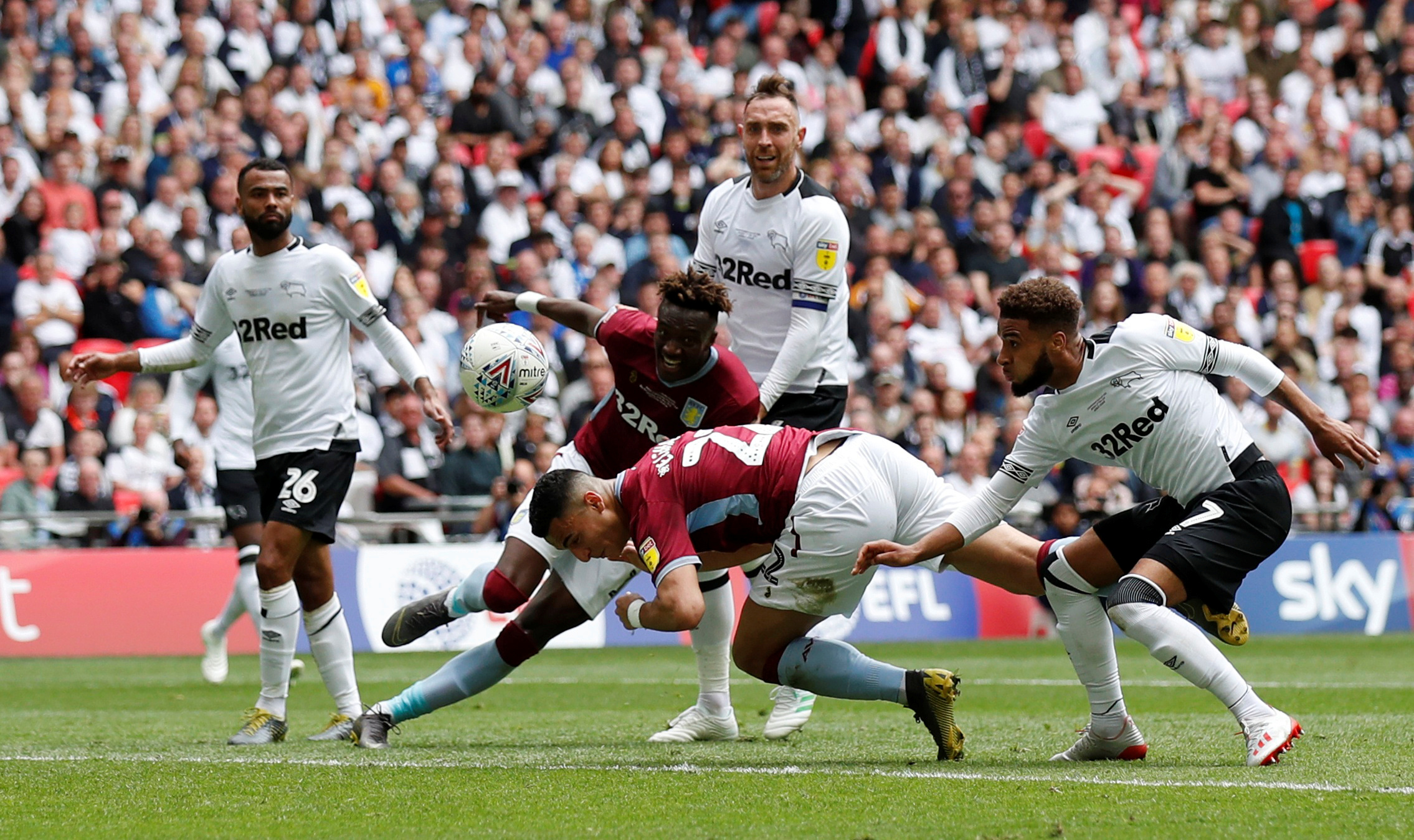 世界赛最大夺冠热门出现！全年几乎没输过，核心选手还是LPL旧将